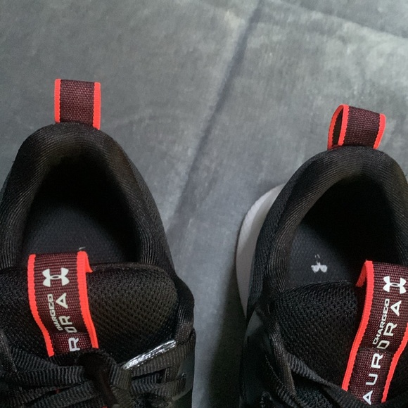 Under Armour - Lots of Life Left! - Picture 4 of 8